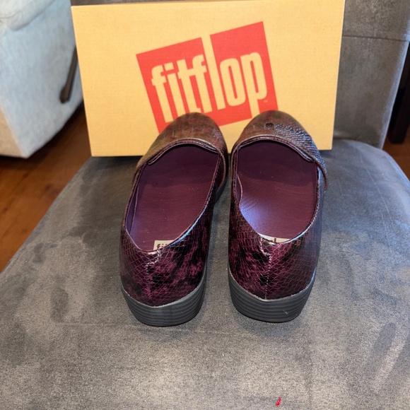 Women’s Fitflop Fringey Sneaker Loafer Deep Plum Size 8 ( 39) - Picture 4 of 6